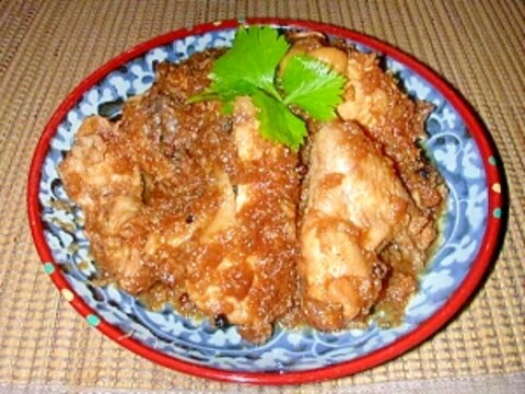 隠し味にビックリ！チキンの酢煮込み（アドボ）